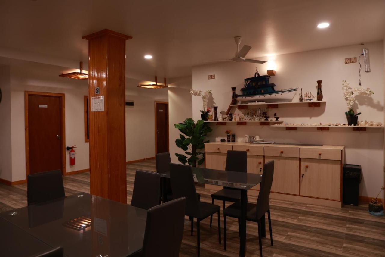Cowry Inn Фулідгу Екстер'єр фото